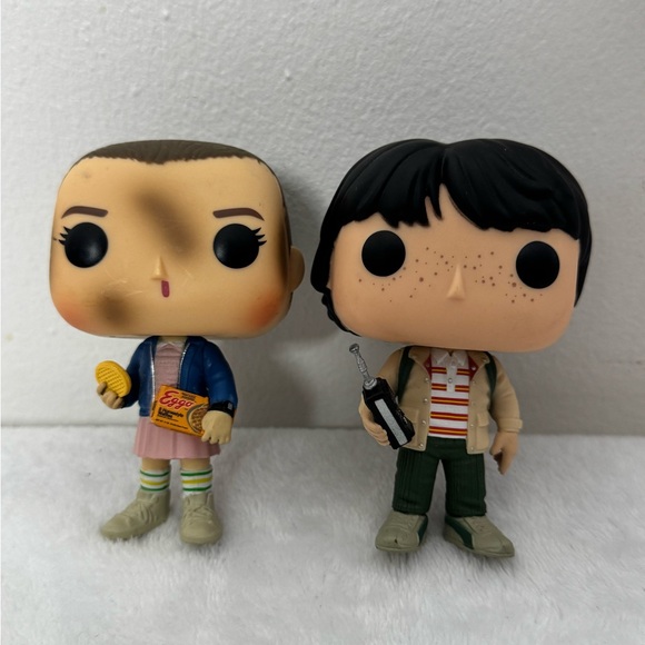 Funko Pop Stranger Things Mike Wheeler and Eleven with Eggos Bundle - Picture 3 of 7